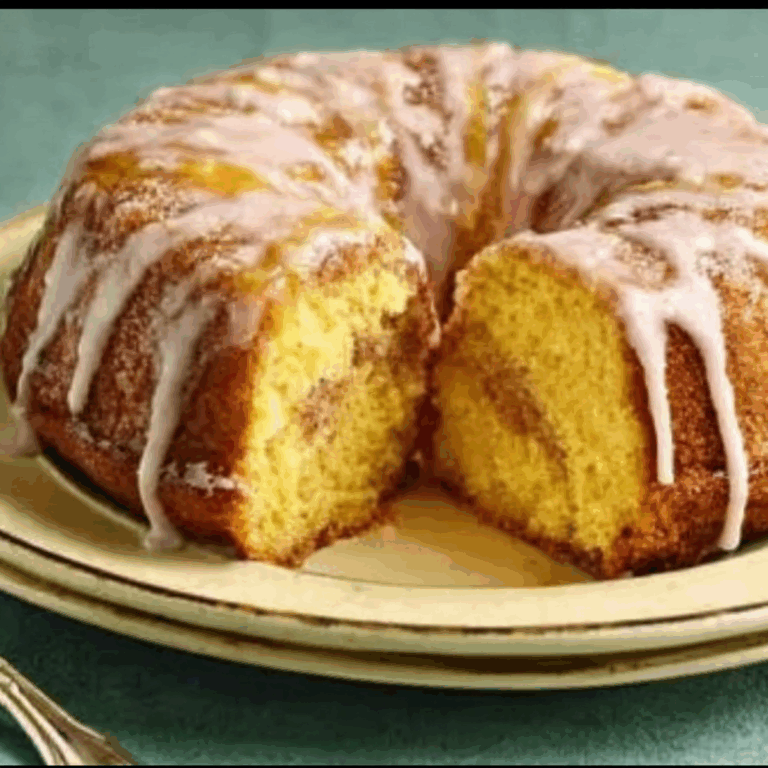 Heavenly Honey Bun Cake: A Moist and Indulgent Delight